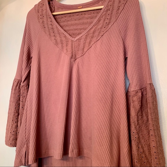 CLOSING SALE!
๐HP!!๐ Free People | Long-sleeve V-neck - Picture 6 of 7